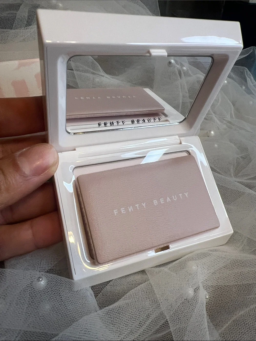 FENTY BEAUTY Invisimatte Setting & Blotting Powder